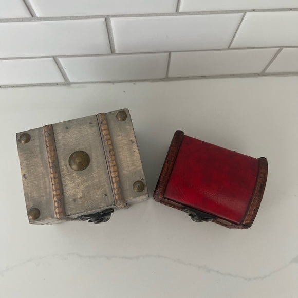 Mini Wooden Jewelry Box - Picture 4 of 12